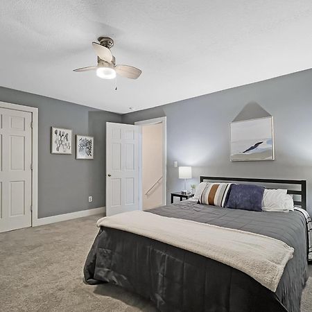 デモイン Chic 2Br Duplex Free Parking Near Hospitalsヴィラ エクステリア 写真